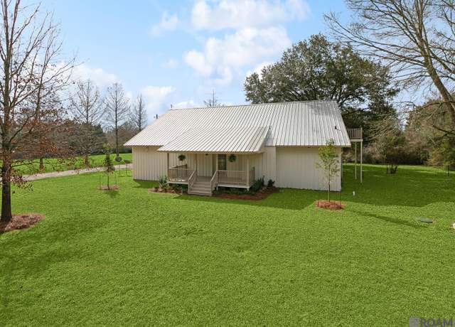 Property at 10834 Cloverleaf Dr, Denham Springs, LA 70706, 4 beds, 3 baths