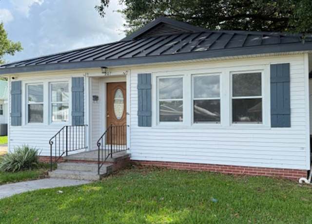 Property at 207 Ferdinand St, Lockport, LA 70374, 3 beds, 2 baths