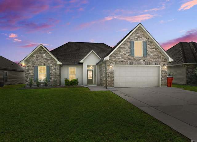Property at 26560 Evangeline Trace Blvd, Denham Springs, LA 70726, 3 beds, 2 baths