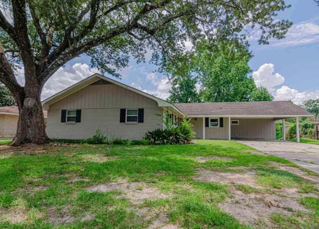 Property at 844 S Burgess Dr, Baton Rouge, LA 70815, 4 beds, 2 baths