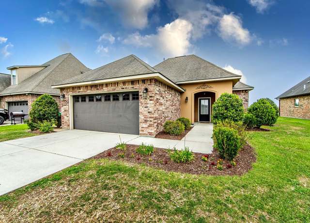 Property at 2504 George Dr, Thibodaux, LA 70301, 3 beds, 2 baths