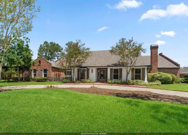 Property at 8753 W Fairway Dr, Baton Rouge, LA 70809, 4 beds, 3.5 baths