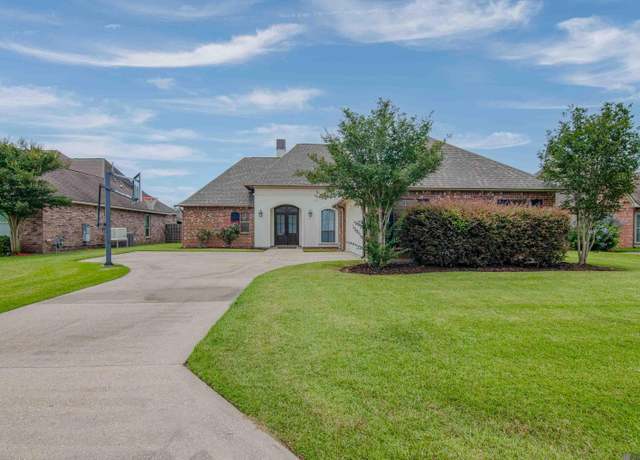 Property at 39312 Oceanview Ave, Prairieville, LA 70769, 4 beds, 3 baths