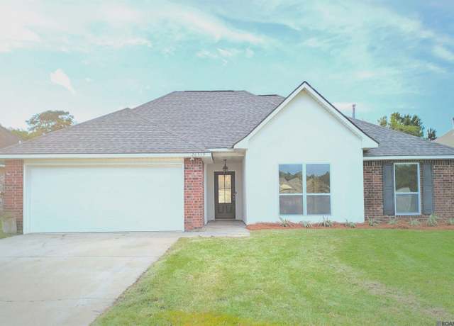 Property at 26559 Parkwood Dr, Denham Springs, LA 70726, 4 beds, 2 baths