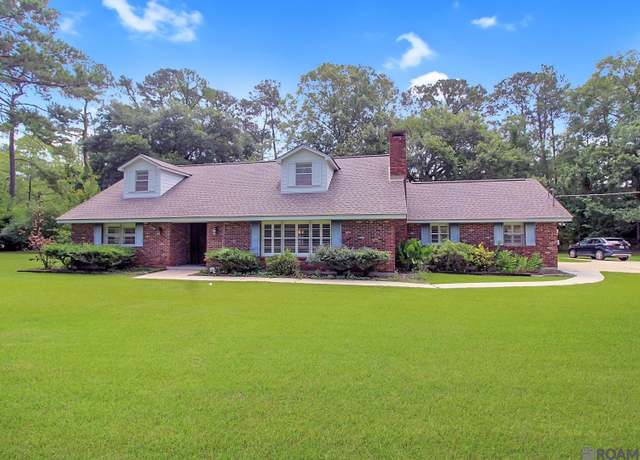Property at 148 Reiher Rd, Mandeville, LA 70471, 4 beds, 2 baths