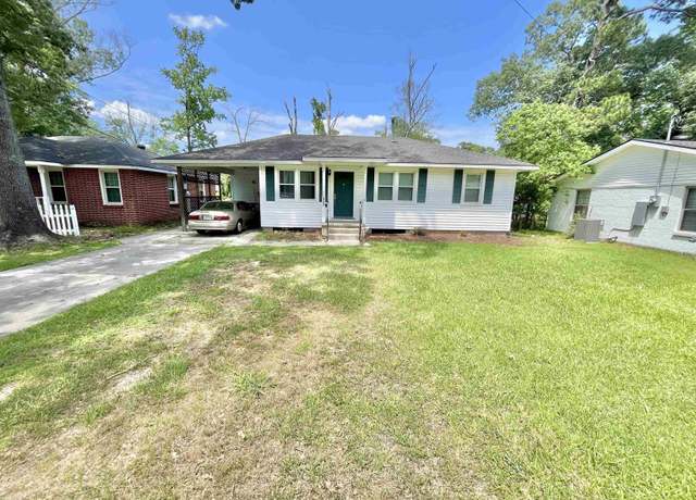 Property at 353 Oak St, Denham Springs, LA 70726, 4 beds, 2 baths