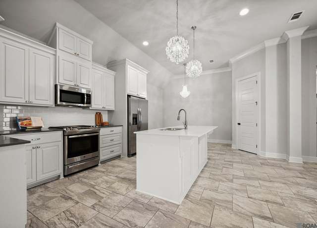 Property at 6544 Oak Garden Dr, Baton Rouge, LA 70817, 4 beds, 2 baths
