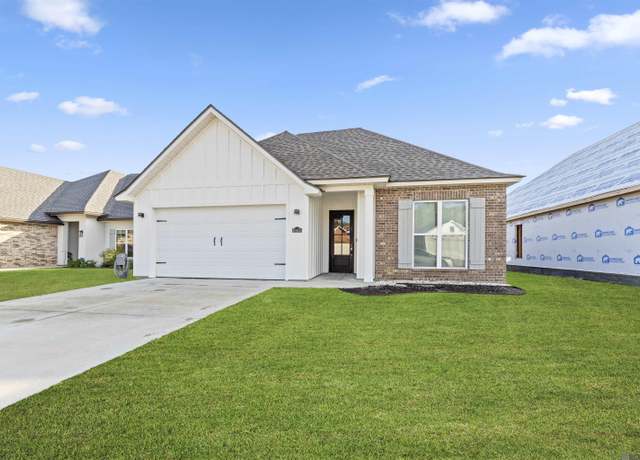 Property at 10433 Highland Lakes Dr, Denham Springs, LA 70726, 4 beds, 2 baths