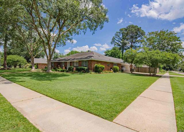 Property at 4731 Blecker Dr, Baton Rouge, LA 70809, 4 beds, 2 baths