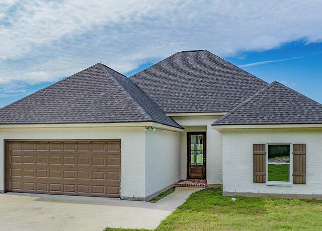 Property at 1351 Bayou Gardens Blvd, Houma, LA 70364, 3 beds, 2 baths