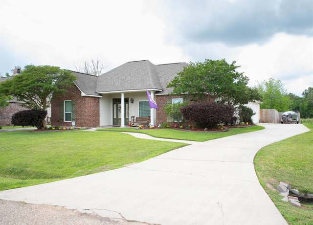 Property at 15349 Stone Hedge Dr, Prairieville, LA 70769, 3 beds, 2 baths
