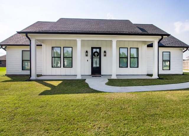 Property at 265 Bouverans Cir, Lockport, LA 70374, 3 beds, 2.5 baths