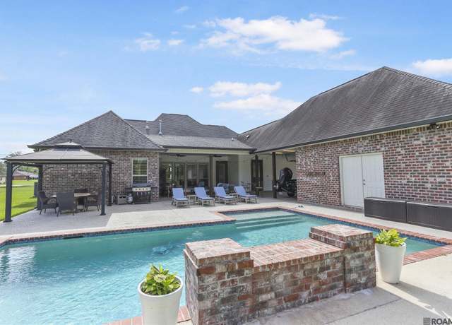 Property at 13517 Crawford Rd, Gonzales, LA 70737, 4 beds, 2.5 baths