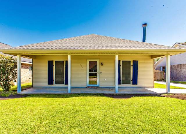 Property at 504 Cavaness Dr, Houma, LA 70364, 3 beds, 2 baths