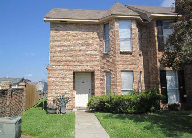 Property at 201 Greenbriar Dr, Houma, LA 70360, 3 beds, 2.5 baths