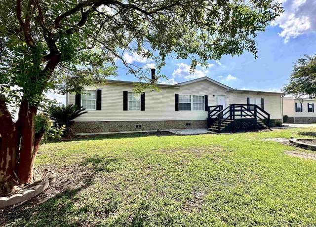 Property at 39069 Little Creek Dr, Gonzales, LA 70737, 3 beds, 2 baths