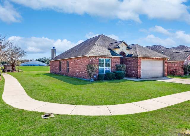 Property at 201 Vermont St, Carencro, LA 70520, 3 beds, 2 baths