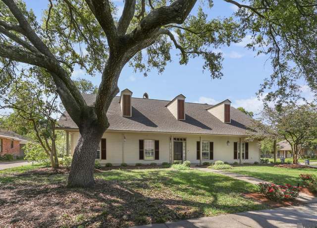 Property at 631 W Woodruff Dr, Baton Rouge, LA 70808, 4 beds, 2.5 baths