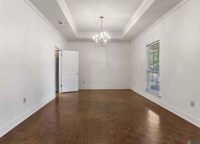 Property at 631 W Woodruff Dr, Baton Rouge, LA 70808, 4 beds, 2.5 baths