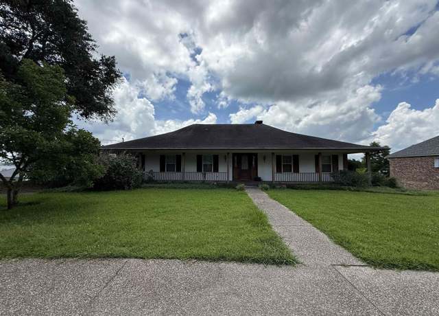 Property at 1817 False River Dr, New Roads, LA 70760, 3 beds, 3 baths