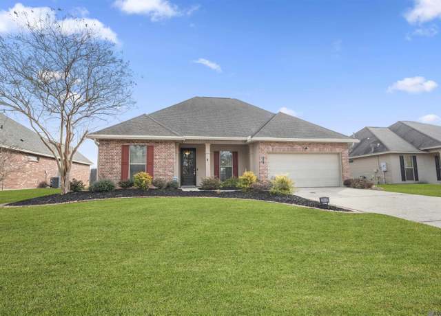 Property at 28442 Grand Turk Dr, Denham Springs, LA 70726, 3 beds, 2 baths
