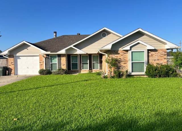 Property at 313 Lancaster Dr, Houma, LA 70360, 3 beds, 2 baths
