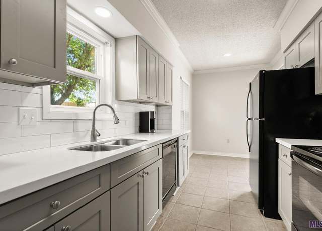 Property at 8155 Jefferson Hwy #402, Baton Rouge, LA 70809, 2 beds, 2 baths
