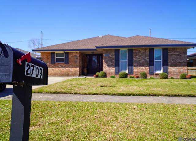 Property at 2709 Cambridge Dr, Laplace, LA 70068, 3 beds, 2 baths