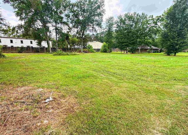 Property at 8634 Lake Park Dr, Denham Springs, LA 70726