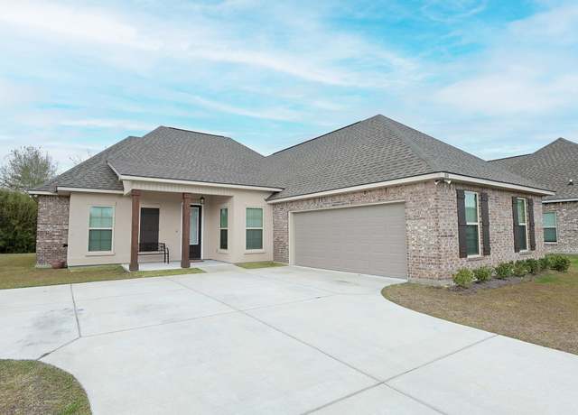 Property at 331 Modesto Dr, Houma, LA 70364, 4 beds, 3 baths