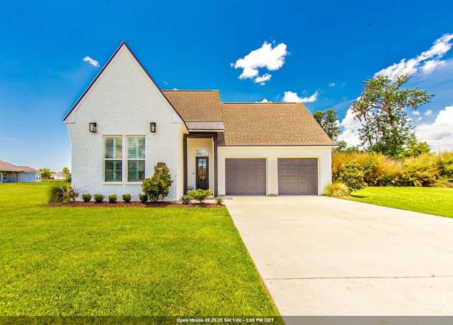 Property at 127 Lyndale Ct, Houma, LA 70364, 4 beds, 2.5 baths
