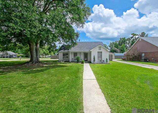 Property at 1626 Weeping Willow Dr, Denham Springs, LA 70726, 3 beds, 2 baths