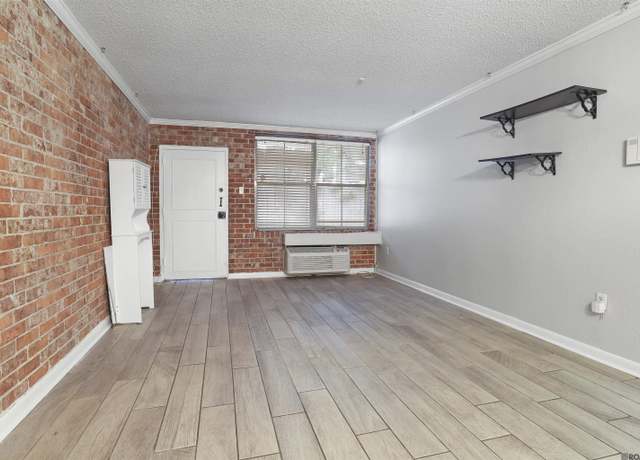 Property at 3101 Highland Rd #123, Baton Rouge, LA 70802, 3 beds, 2 baths