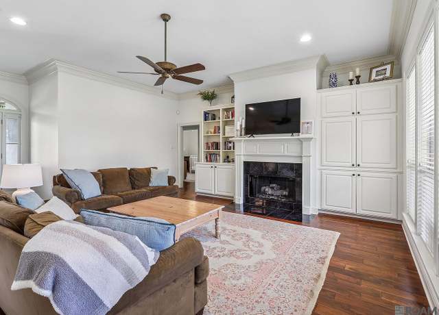 Property at 19036 Epernay Ct, Saint George, LA 70817, 4 beds, 2 baths