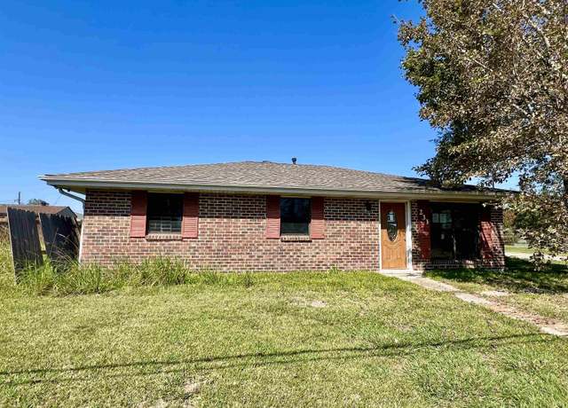 Property at 231 Jean Ellen Ave, Houma, LA 70363, 3 beds, 2 baths