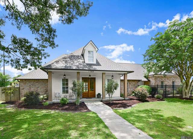 Property at 12828 Oxley Dr, Baton Rouge, LA 70816, 4 beds, 3.5 baths