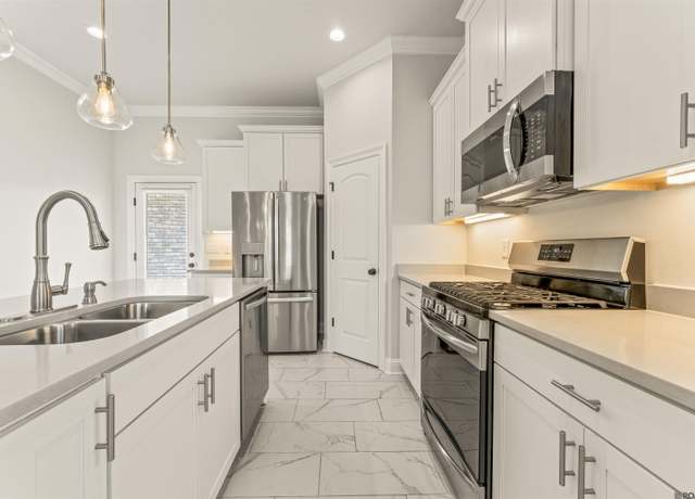 Property at 41134 Coastline Ave, Gonzales, LA 70737, 3 beds, 2 baths
