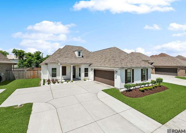 Property at 460 Lakehaven Dr, Gonzales, LA 70737, 4 beds, 3 baths