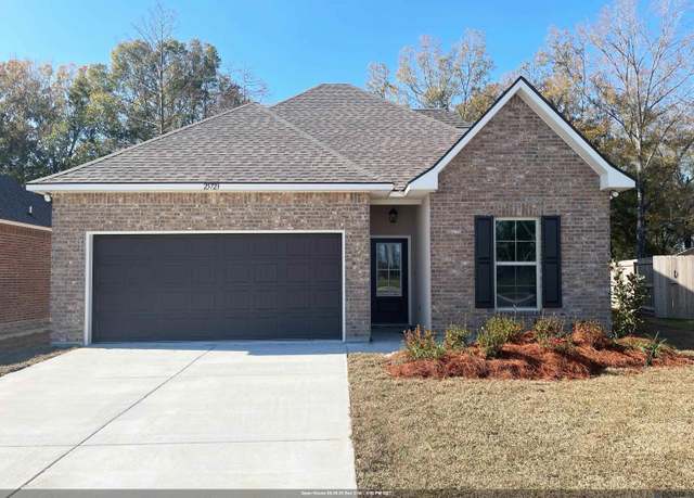 Property at 25723 Tarver Dr, Denham Springs, LA 70726, 3 beds, 3 baths