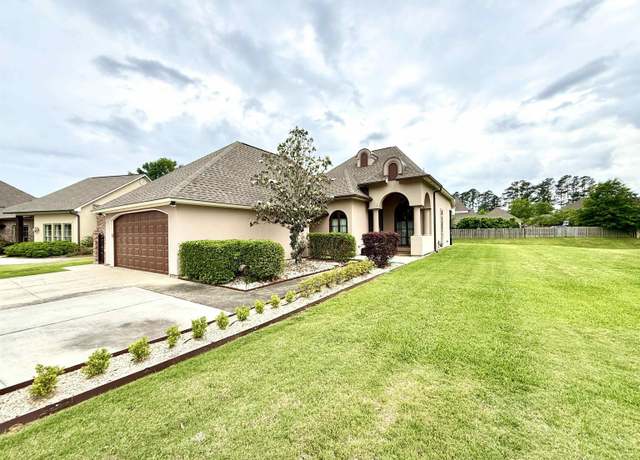 Property at 9528 Sawgrass Dr, Denham Springs, LA 70726, 3 beds, 3 baths