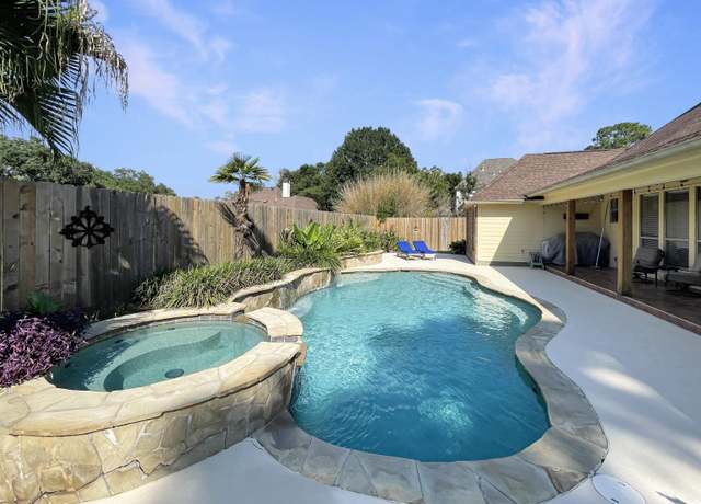 Property at 19617 Hoo Shoo Too Rd, Baton Rouge, LA 70817, 4 beds, 3 baths