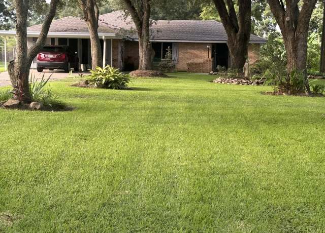 Property at 4119 Country Dr, Bourg, LA 70343, 4 beds, 3 baths