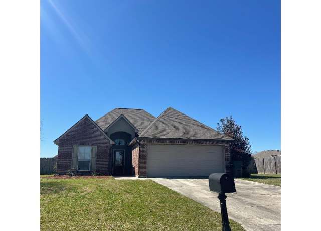 Property at 42365 Pebblestone Ave, Prairieville, LA 70769, 3 beds, 2 baths