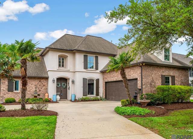 Property at 16557 Long Lake Dr, Prairieville, LA 70769, 4 beds, 2.5 baths