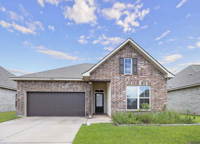 Property at 6364 Nesting Dr, Gonzales, LA 70737, 4 beds, 2.5 baths