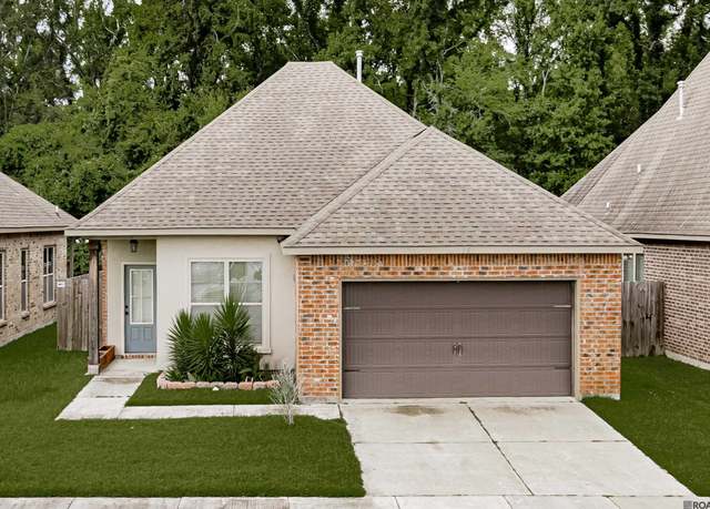 Property at 7985 Brown Hickory Ave, Baton Rouge, LA 70820, 3 beds, 2 baths
