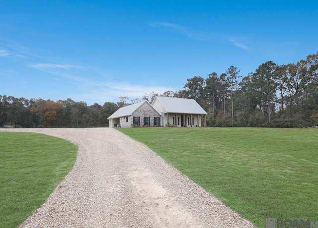 Property at 5226 Harvey Rd, St Francisville, LA 70775, 4 beds, 2 baths