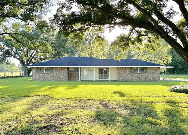 Property at 1219 S Lanoux Ave, Gonzales, LA 70737, 4 beds, 3 baths