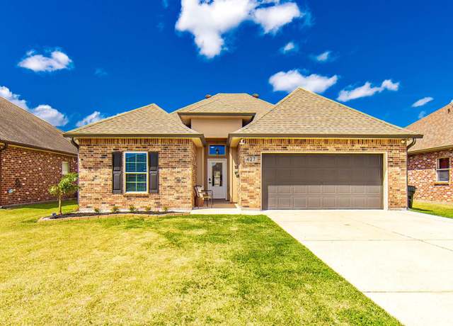 Property at 427 Christopher Dr, Houma, LA 70364, 3 beds, 2 baths