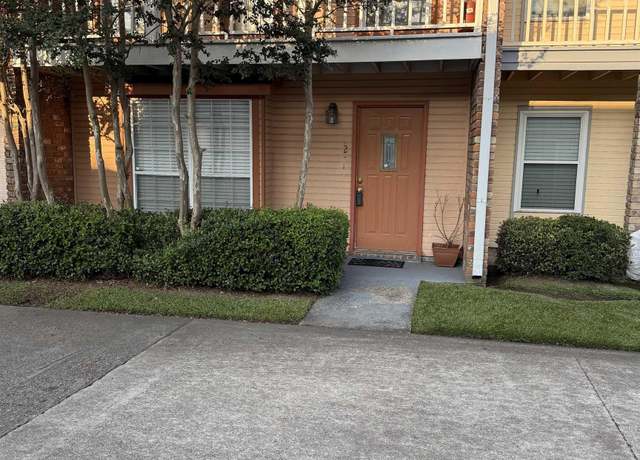Property at 152 S Foster Dr, Baton Rouge, LA 70805, 2 beds, 2.5 baths